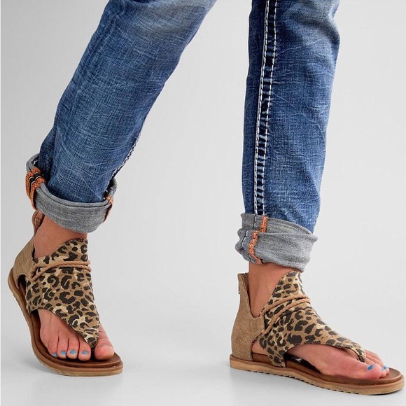 Size 9.5 Very G Sandals - Picture 6 of 6